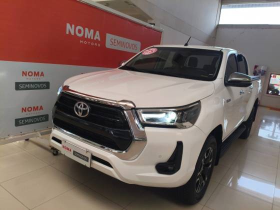TOYOTA HILUX 2.8 D-4D TURBO DIESEL CD SRV 4X4 AUTOMÁTICO